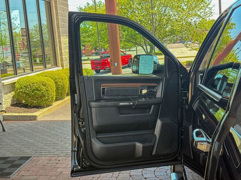 Used 2017 RAM 1500 Laramie w/ Convenience Group AWD/4WD image 23