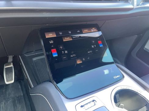 Certified 2026 Cadillac Vistiq Sport w/ LPO, Floor Liner Package AWD/4WD image 17