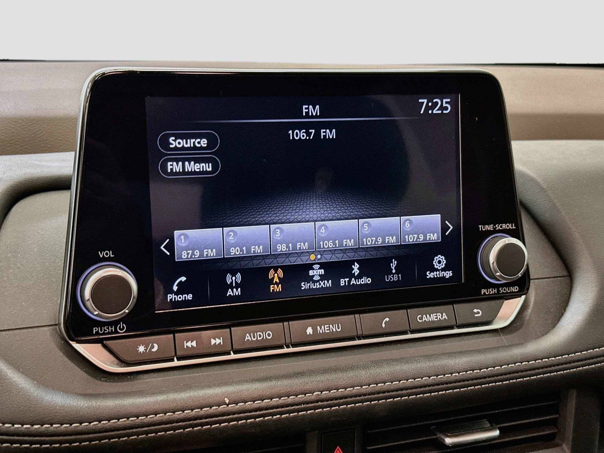 Used 2023 Nissan Rogue S AWD/4WD image 21