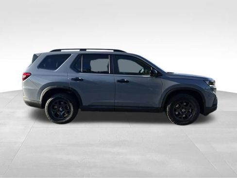 New 2025 Honda Pilot TrailSport image 8