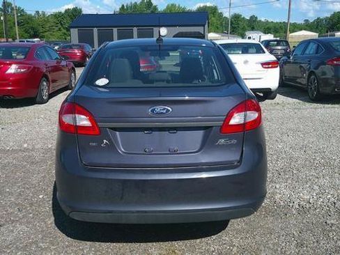 Used 2013 Ford Fiesta SE FWD image 4