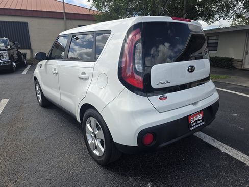 Used 2017 Kia Soul FWD image 3