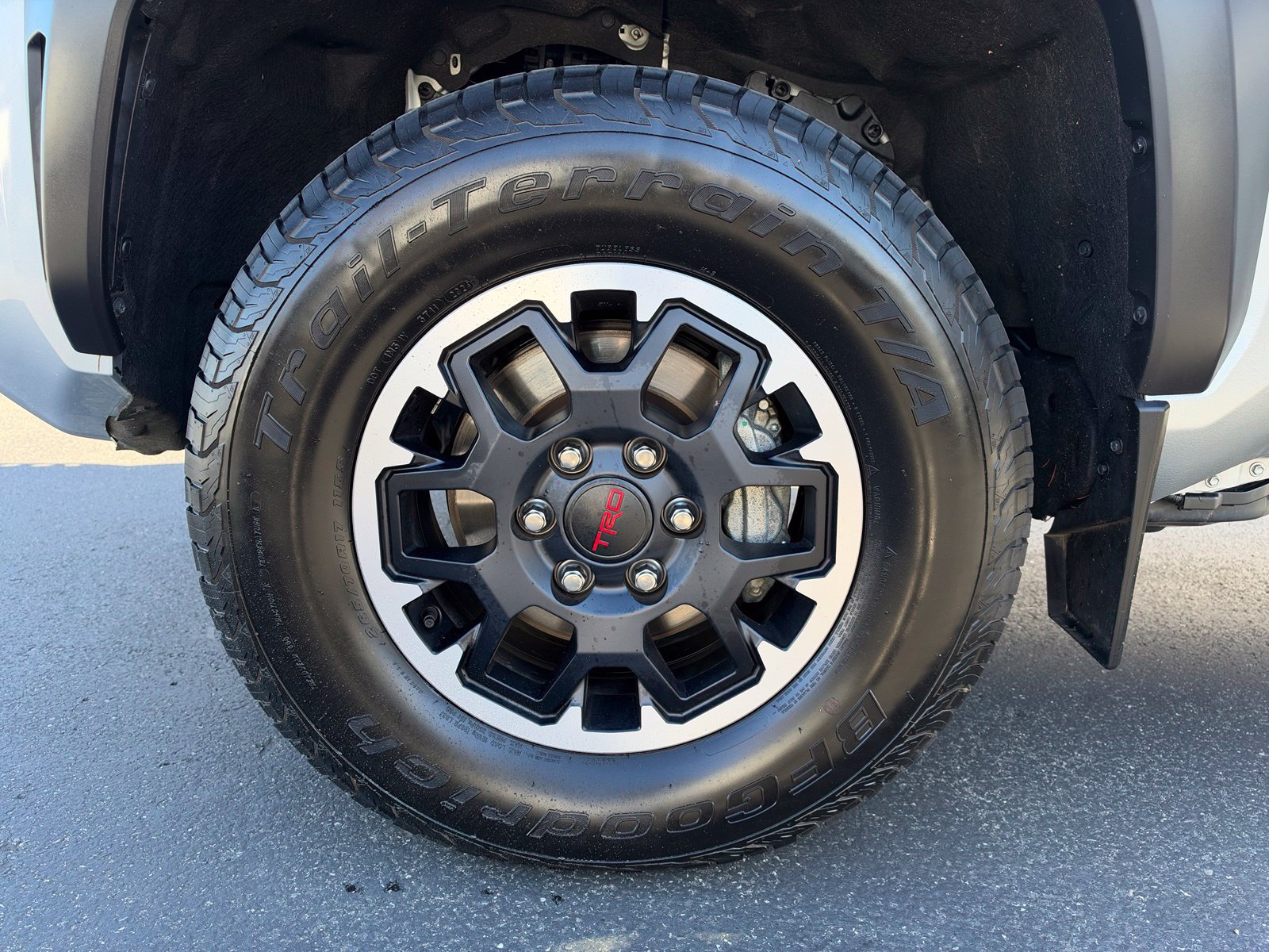 Used 2024 Toyota Tacoma TRD Off-Road w/ TRD Off Road Premium Package AWD/4WD image 21