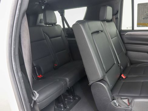 Used 2024 Chevrolet Suburban LT image 15