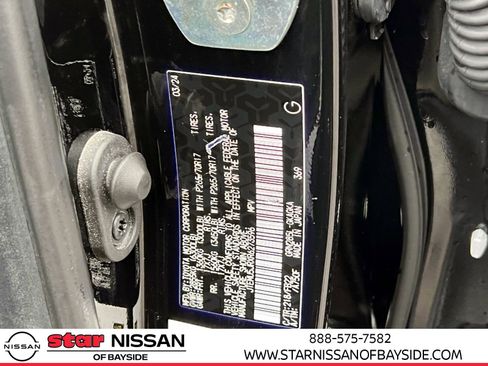 Used 2024 Toyota 4Runner SR5 AWD/4WD image 18