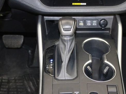 Used 2023 Toyota Highlander XLE FWD image 30