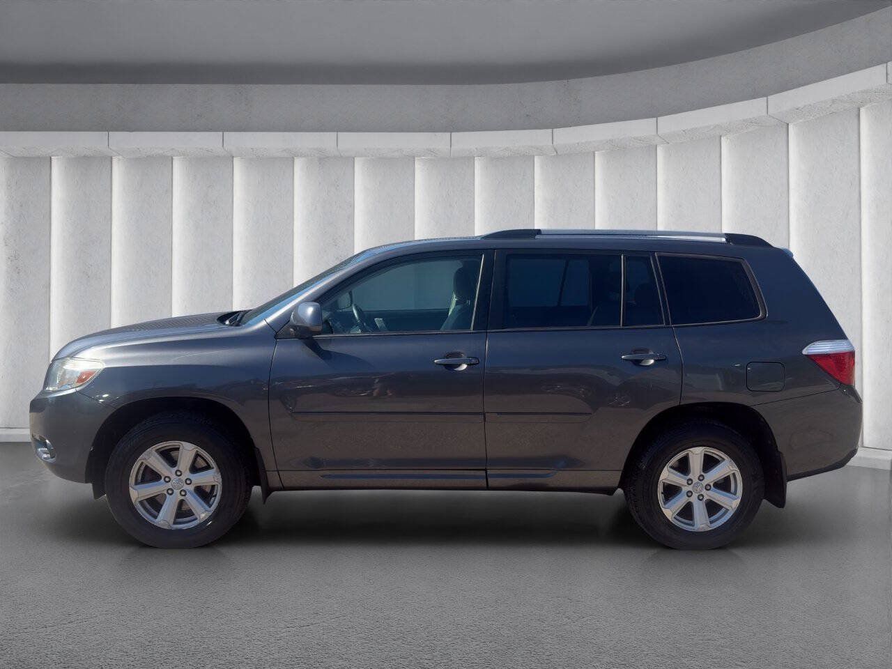 Used 2010 Toyota Highlander SE AWD/4WD image 2