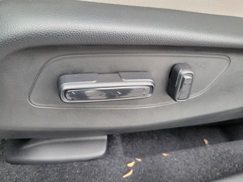 Certified 2025 Honda HR-V EX-L image 16