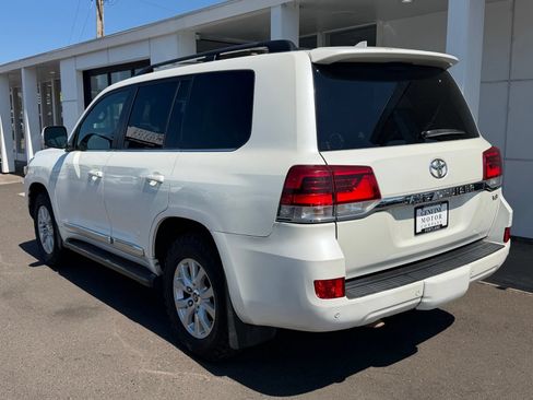 Used 2016 Toyota Land Cruiser AWD/4WD image 3
