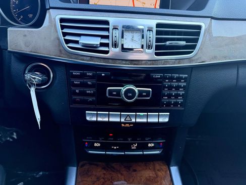 Used 2014 Mercedes-Benz E 350 4MATIC Sedan image 19