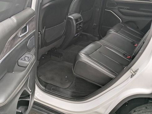 Used 2023 Jeep Grand Cherokee 4WD 4xe w/ Luxury Tech Group II image 30