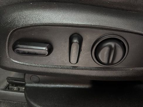 Used 2019 Chevrolet Traverse LT image 10