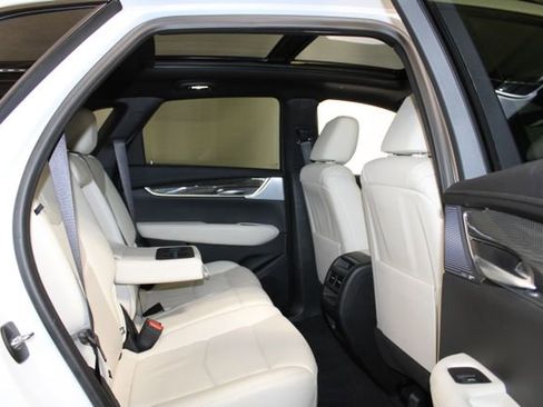 Certified 2024 Cadillac XT5 Sportv w/ Technology Package AWD/4WD image 13