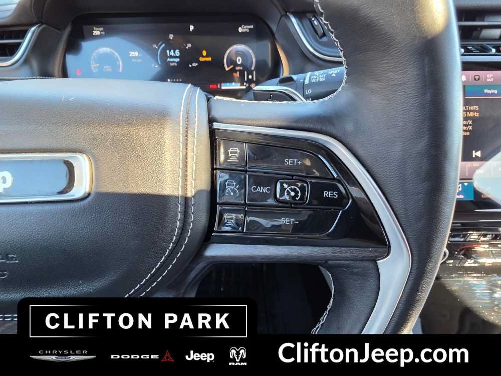 Used 2021 Jeep Grand Cherokee L Overland w/ Luxury Tech Group IV AWD/4WD image 23