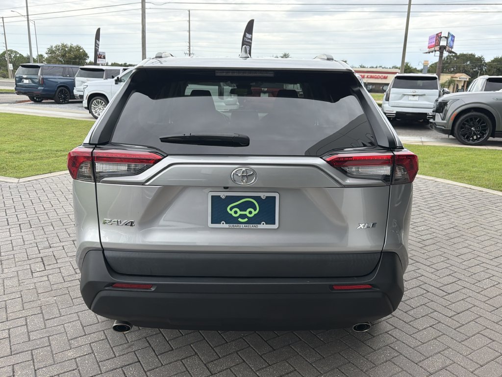 Used 2022 Toyota RAV4 XLE w/ Convenience Package FWD image 5
