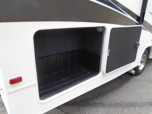 Used 2017 Ford E-450 and Econoline 450 Super Duty w/ Motorhome Prep Package image 36