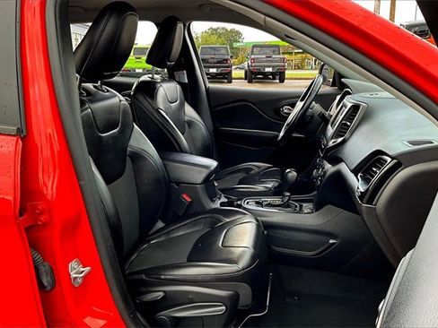 Used 2021 Jeep Cherokee Latitude Plus image 25