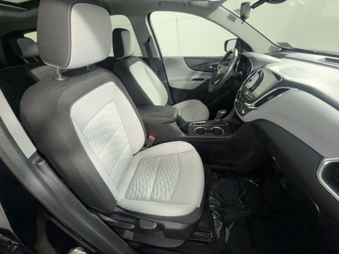 Used 2019 Chevrolet Equinox LT w/ Sun & Navigation Package image 27