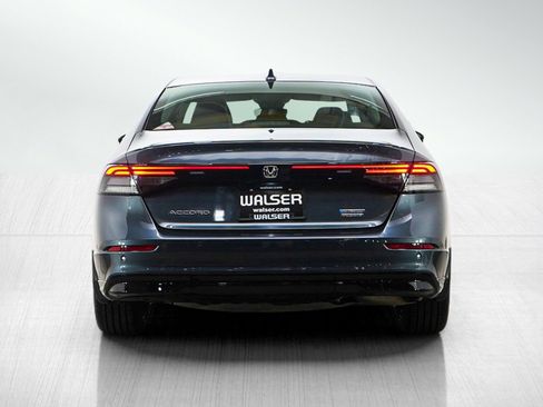 Used 2024 Honda Accord Touring image 4