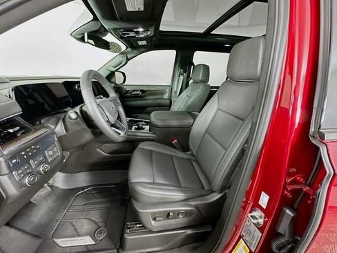 Used 2026 Chevrolet Tahoe Z71 w/ Comfort Package AWD/4WD image 30