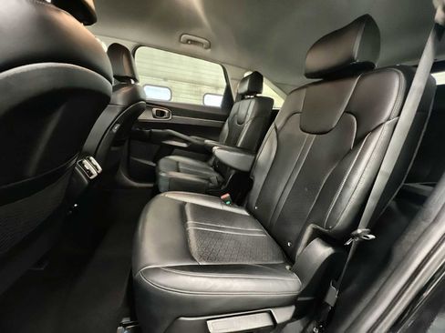 Used 2023 Kia Sorento EX image 24