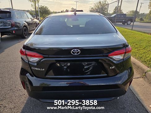 Used 2020 Toyota Corolla LE FWD image 4
