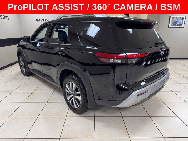 Used 2025 Nissan Pathfinder SL w/ Cargo Package FWD image 4