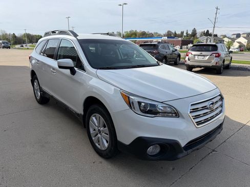 Used 2017 Subaru Outback 2.5i Premium w/ Popular Package #1 AWD/4WD image 7