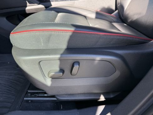 Used 2022 Buick Envision Essence w/ Technology Package II image 16