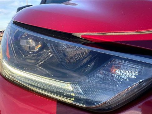 Used 2023 Toyota Highlander L image 37