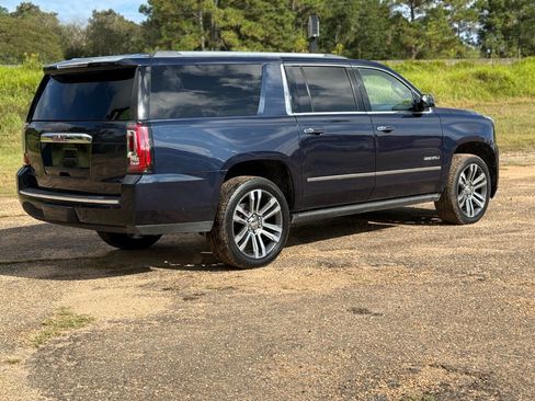 Used 2017 GMC Yukon XL Denali w/ Open Road Package RWD image 5