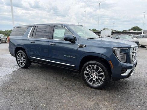 New 2026 GMC Yukon XL Denali w/ Sun & Power Step Package AWD/4WD image 12