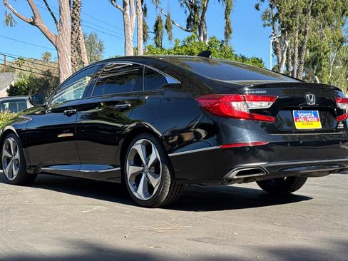Used 2019 Honda Accord Touring image 6