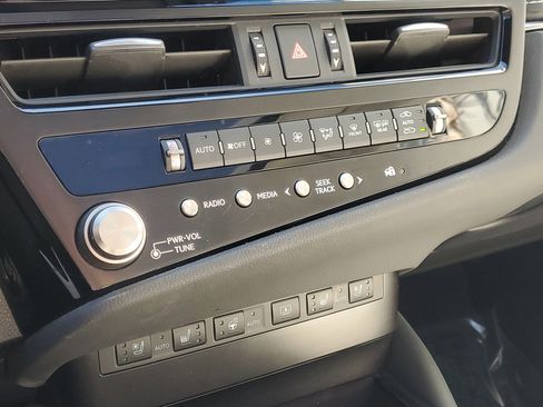 Certified 2024 Lexus ES 350 Ultra Luxury w/ Accessory Package (Z1) image 29