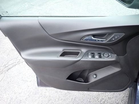 Used 2019 Chevrolet Equinox LT w/ Sun & Navigation Package AWD/4WD image 21