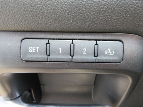 Used 2018 Chevrolet Silverado 1500 LTZ AWD/4WD image 22