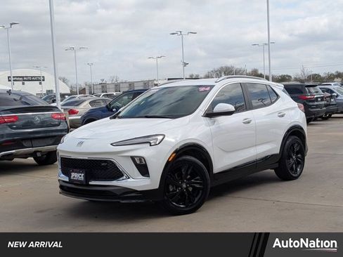 Used 2024 Buick Encore GX Sport Touring FWD image 1