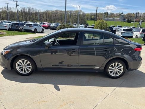 Used 2024 Toyota Corolla LE w/ LE Convenience Package AWD/4WD image 4