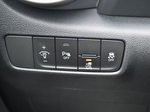 Used 2023 Hyundai Kona Limited image 33