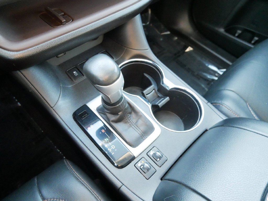 Used 2017 Toyota Highlander XLE AWD/4WD image 23