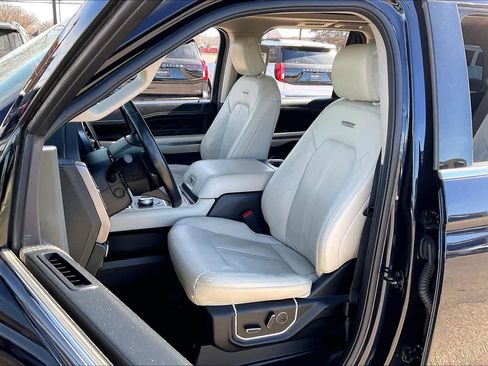 Used 2021 Ford Expedition Platinum image 8