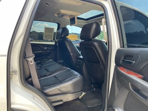 Used 2014 Chevrolet Tahoe LT w/ Luxury Package RWD image 19