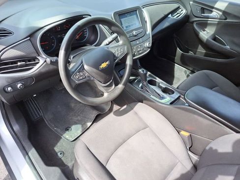 Used 2018 Chevrolet Malibu LS image 14