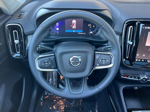 Used 2024 Volvo XC40 B5 Plus w/ Protection Package Premier image 13