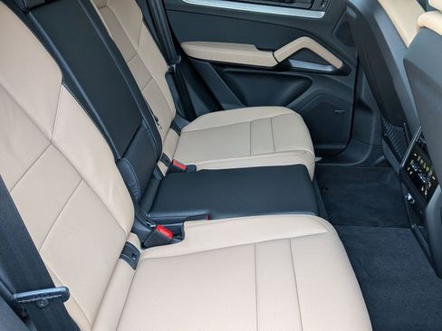 New 2026 Porsche Cayenne image 24