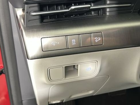 Used 2024 Hyundai Kona SEL FWD image 19