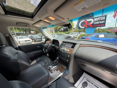 Used 2017 INFINITI QX80 4WD w/ Driver Assistance Package image 37