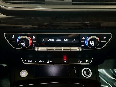 Used 2019 Audi Q5 2.0T Premium Plus w/ Premium Plus Package AWD/4WD image 12