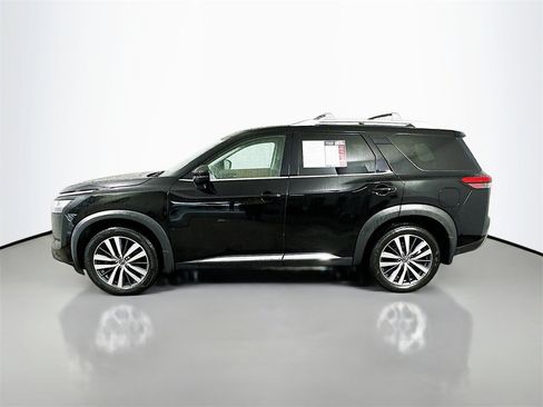 Used 2022 Nissan Pathfinder Platinum w/ Cargo Package image 5