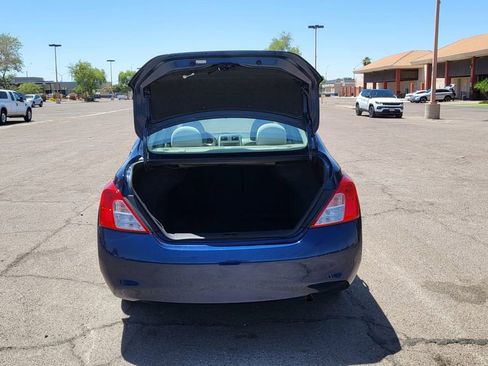 Used 2014 Nissan Versa SV w/ Convenience Package FWD image 11